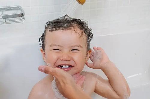 5 cuidados essenciais com o cabelo dos bebês - Mustela Brasil - 1