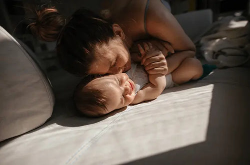 A massagem nos bebês: momento de vínculo e cumplicidade - Mustela Brasil - 1