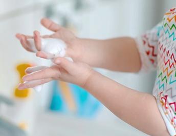 blog-mustela-Hábitos-higiene-para-pais-filhos-combaterem-avanço-coronavírus-395x415
